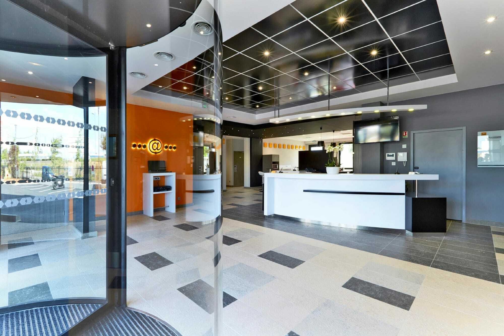 Premiere Classe Lyon - Saint Priest Eurexpo Экстерьер фото